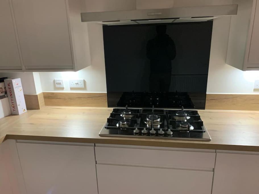 Brand New Entire 4 Bed House Multiple Free Parking Early Check-In Late Check- Out Allowed South Ockendon Екстериор снимка