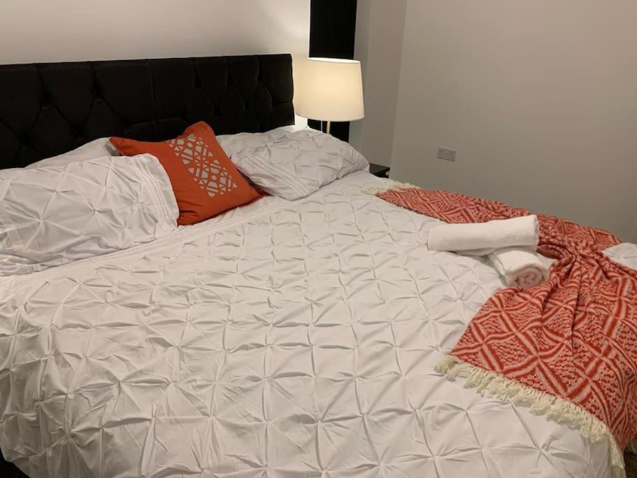Brand New Entire 4 Bed House Multiple Free Parking Early Check-In Late Check- Out Allowed South Ockendon Екстериор снимка