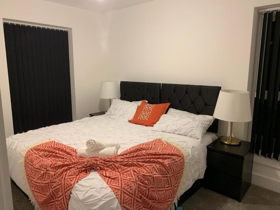 Brand New Entire 4 Bed House Multiple Free Parking Early Check-In Late Check- Out Allowed South Ockendon Екстериор снимка